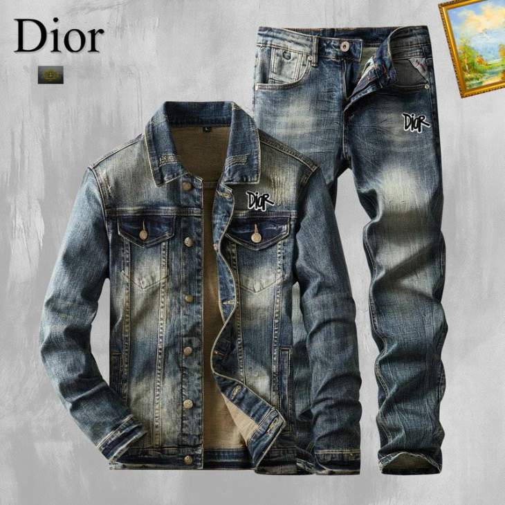 Picture of Dior Sweater Suits _SKUDiorM-3XL25tr25238472